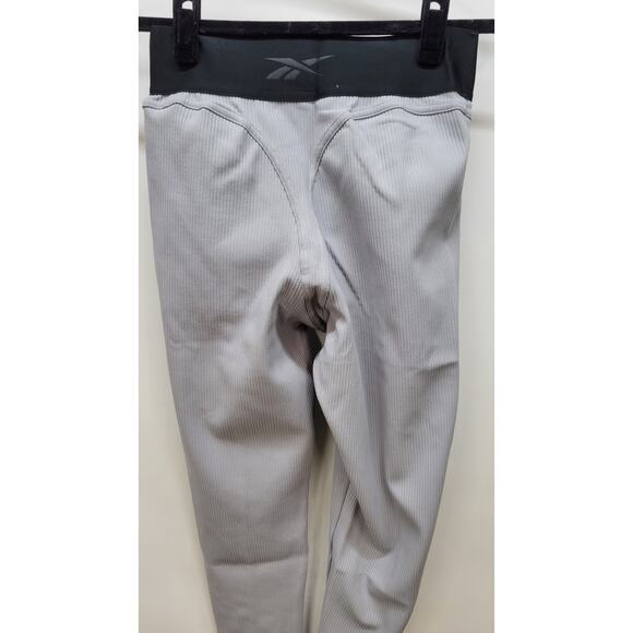 Reebok Classics RBK CARDI B W RIB TIGHT - Training tights Medium - Picture 7 of 8